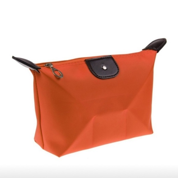 Waterproof cosmetics pouch - Picture 3 of 5